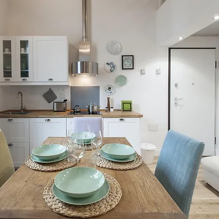 Contemporary Conce 2 Bedrooms Flat דירה