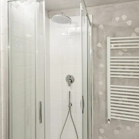 Contemporary Conce 2 Bedrooms Flat פירנצה