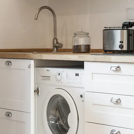 Contemporary Conce 2 Bedrooms Flat * פירנצה